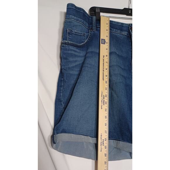 Lee Riders Indigo Women's 26W AVG Distressed Denim Shorts NWT - Picture 5 of 7